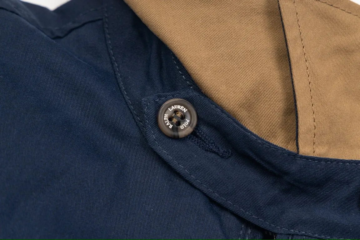 P300 model number: G317 Ralph Lauren's new 24ss classic embroidered logo lapel executive zipper jacket for both men and women. 1️⃣Selected from high-quality original developed pure cotton fabric, with customized plaid lining inside, the overall wear effect is very soft and comfortable. 2️⃣The workmanship details are perfectly controlled, with exquisite small logo embroidery on the chest, and the unique design style of splicing technology is used on the dropped shoulders to highlight your personality! The version is simple but not simple! 3️⃣ Complete with tag accessories, unisex design, and a very versatile jacket for men and women!  Color: black, navy blue, khaki Size: S, M, L, XL